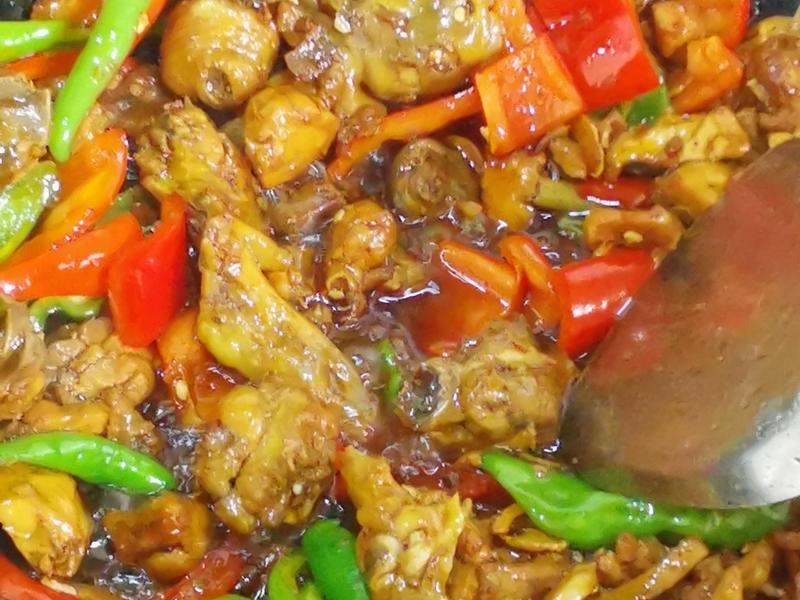 22e522d801d14692a7d3870d1bf5877e_864w_1152h