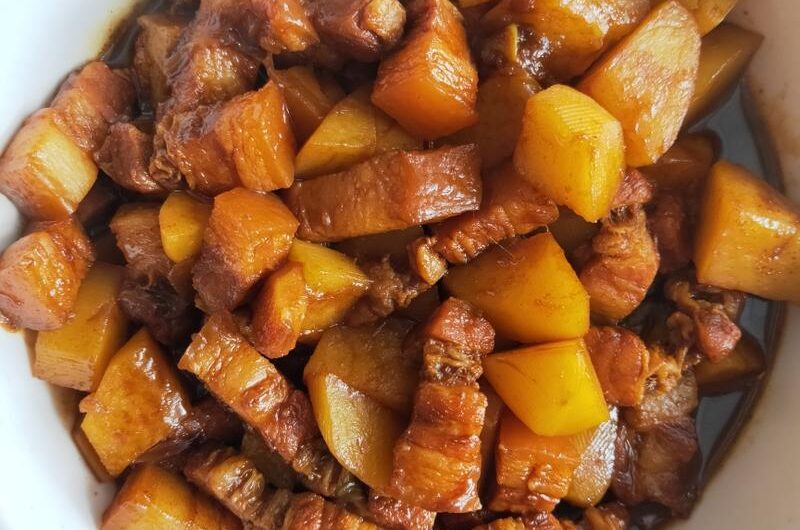 Braised Pork Belly with Potatoes(Hong Shao Rou with Potatoes/红烧肉炖土豆)