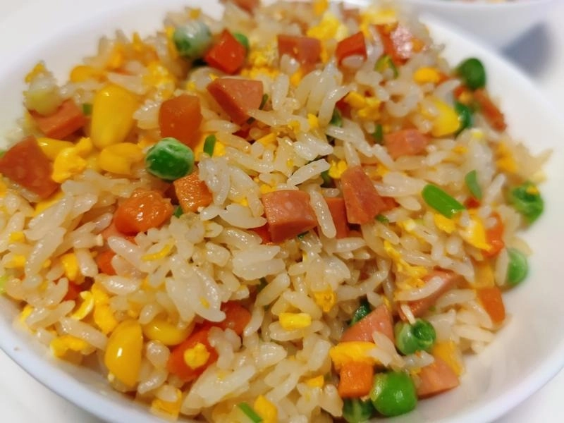 The Secret to Perfect Yangzhou Fried Rice: No More Mushy Grains!
