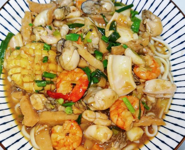 Easy Seafood Lo Mein Recipe (捞面)